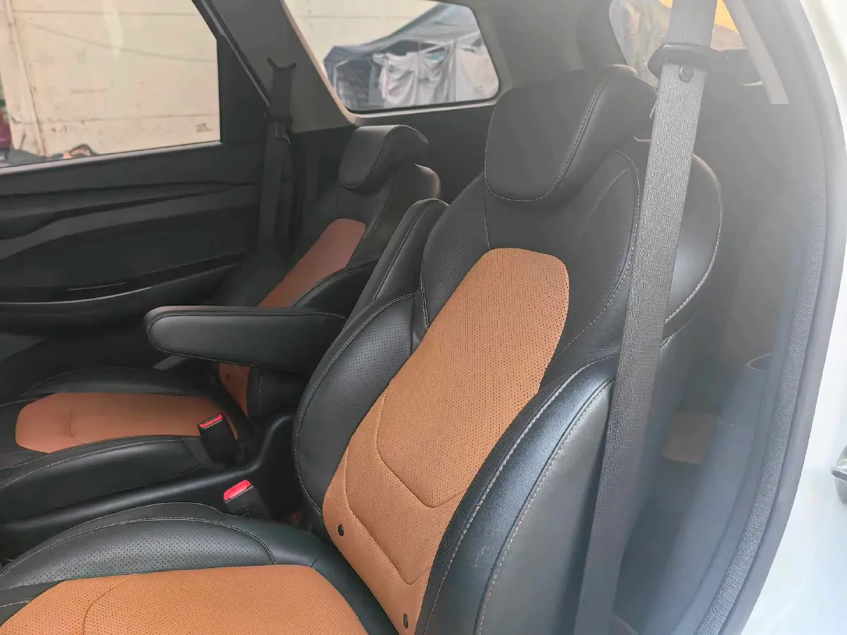 2019 WuLing HongGuang S3 1.5L 99HP L4 6MT,autocango,china used car exporter,china ev exporter,chinese used car exporter,chinese used ev exporter