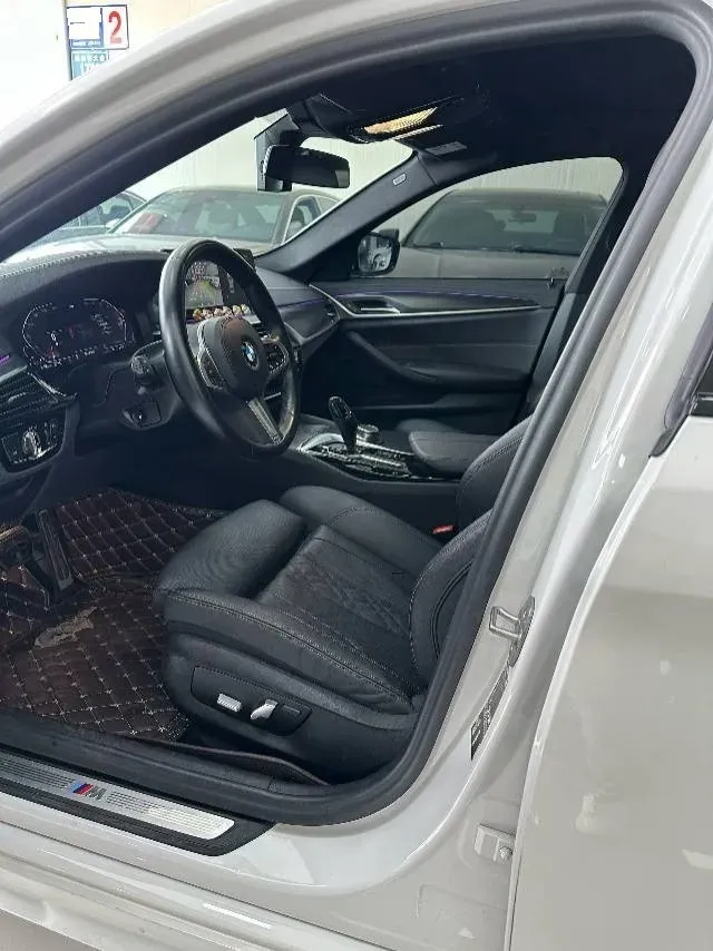 2022 BMW 5 Series 2.0T 184HP L4 8AT,autocango,china used car exporter,china ev exporter,chinese used car exporter,chinese used ev exporter
