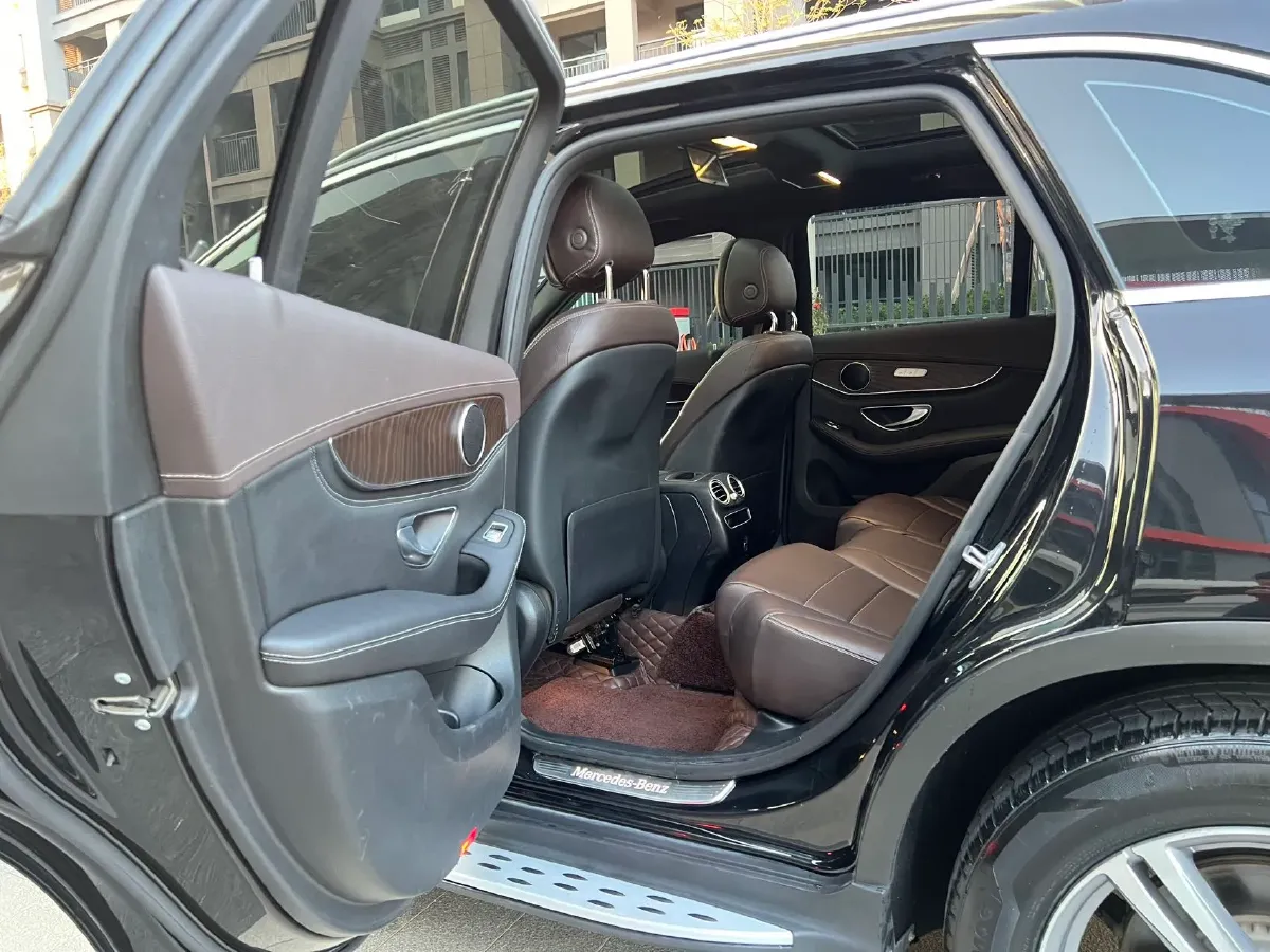 2020 Mercedes-Benz GLC Class 2.0T 197HP L4 9AT,autocango,china used car exporter,china ev exporter,chinese used car exporter,chinese used ev exporter