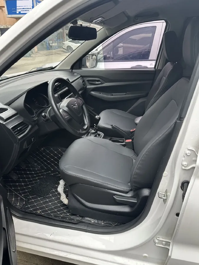 2019 WuLing HongGuang 1.5L 99HP L4 6MT,autocango,china used car exporter,china ev exporter,chinese used car exporter,chinese used ev exporter
