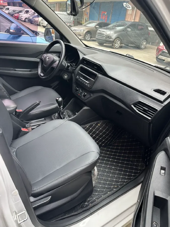 2019 WuLing HongGuang 1.5L 99HP L4 6MT,autocango,china used car exporter,china ev exporter,chinese used car exporter,chinese used ev exporter