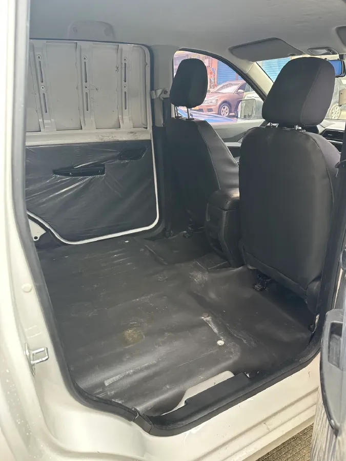 2019 WuLing HongGuang 1.5L 99HP L4 6MT,autocango,china used car exporter,china ev exporter,chinese used car exporter,chinese used ev exporter