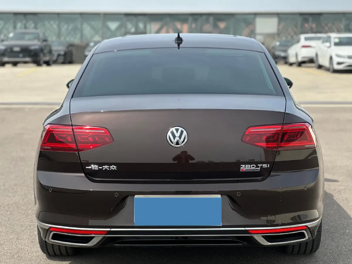 2020 Volkswagen Magotan 2.0T 220HP L4 7DCT,autocango,china used car exporter,china ev exporter,chinese used car exporter,chinese used ev exporter