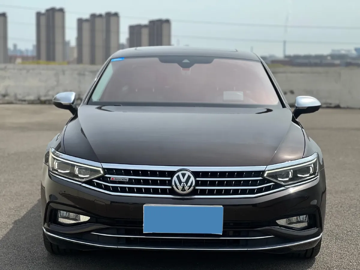 2020 Volkswagen Magotan 2.0T 220HP L4 7DCT,autocango,china used car exporter,china ev exporter,chinese used car exporter,chinese used ev exporter