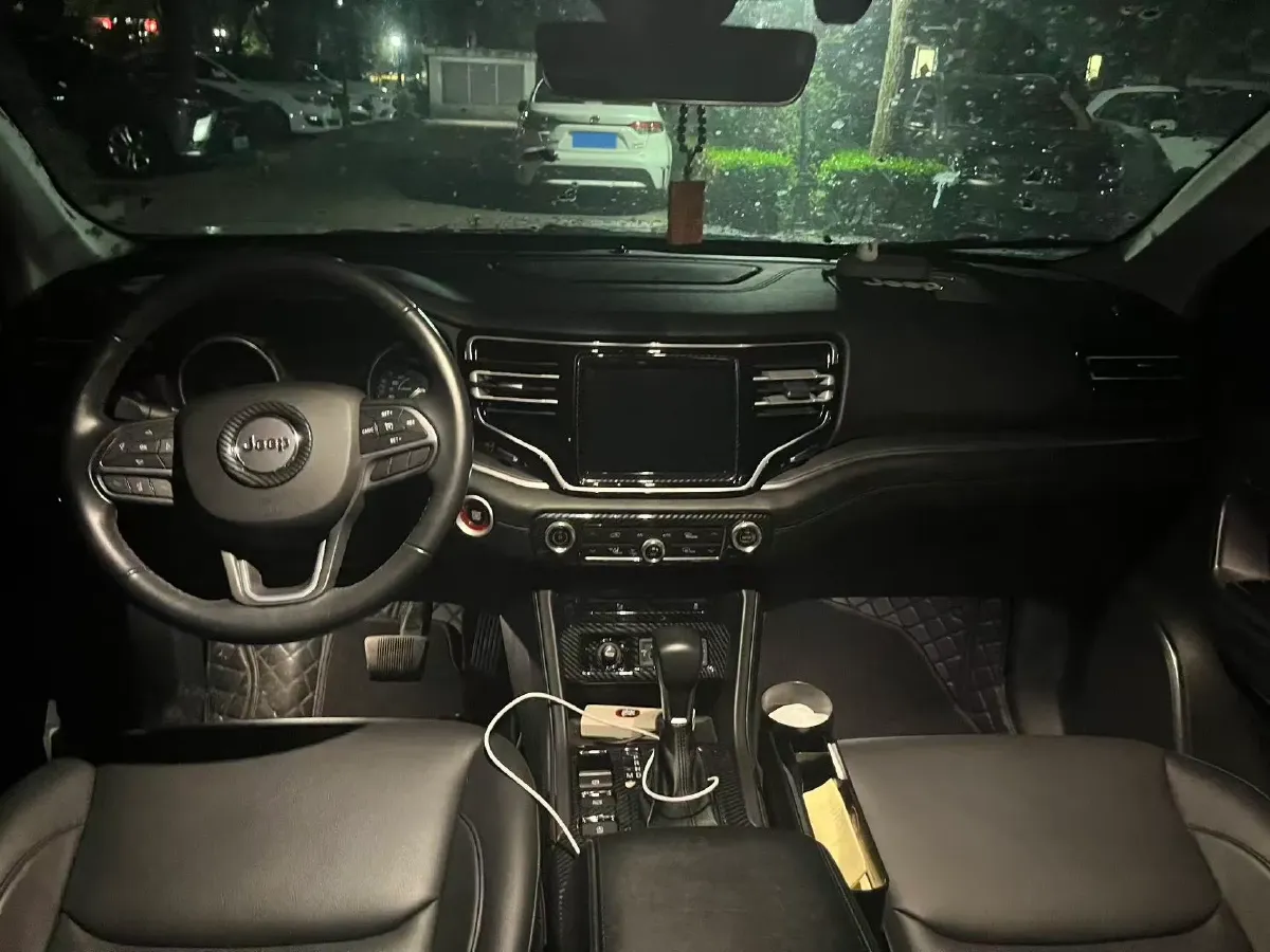 2020 Jeep Grand Commander 2.0T 234HP L4 9AT,autocango,china used car exporter,china ev exporter,chinese used car exporter,chinese used ev exporter