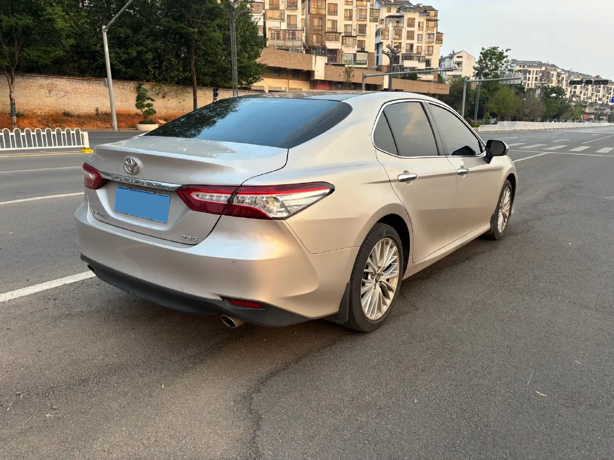 2019 Toyota Camry 2.5L 209HP L4 8AT,autocango,china used car exporter,china ev exporter,chinese used car exporter,chinese used ev exporter