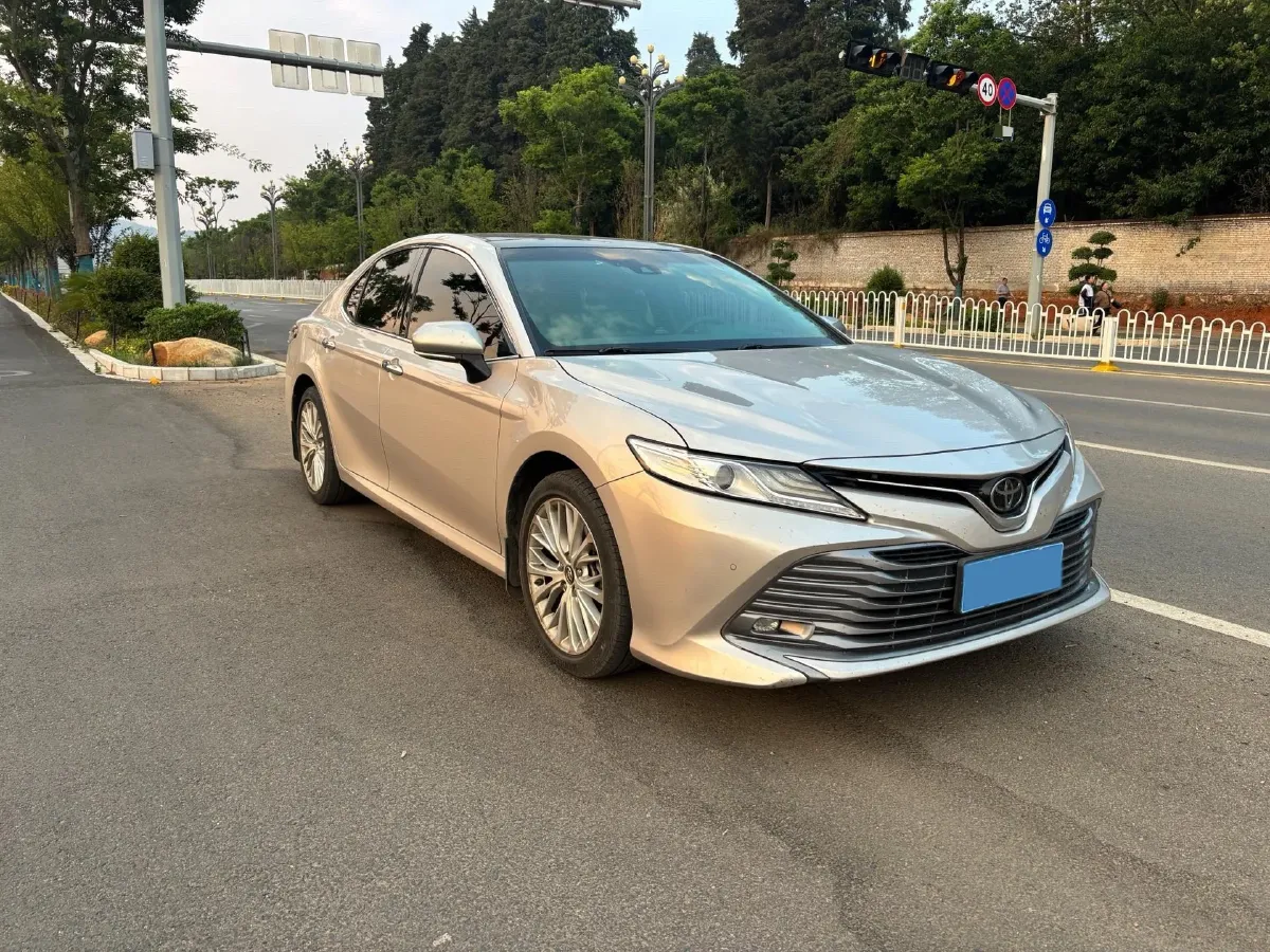 2019 Toyota Camry 2.5L 209HP L4 8AT,autocango,china used car exporter,china ev exporter,chinese used car exporter,chinese used ev exporter