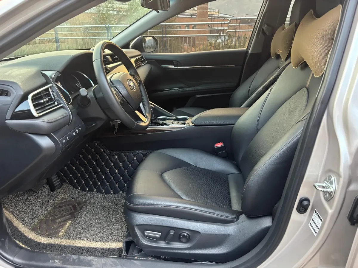 2019 Toyota Camry 2.5L 209HP L4 8AT,autocango,china used car exporter,china ev exporter,chinese used car exporter,chinese used ev exporter