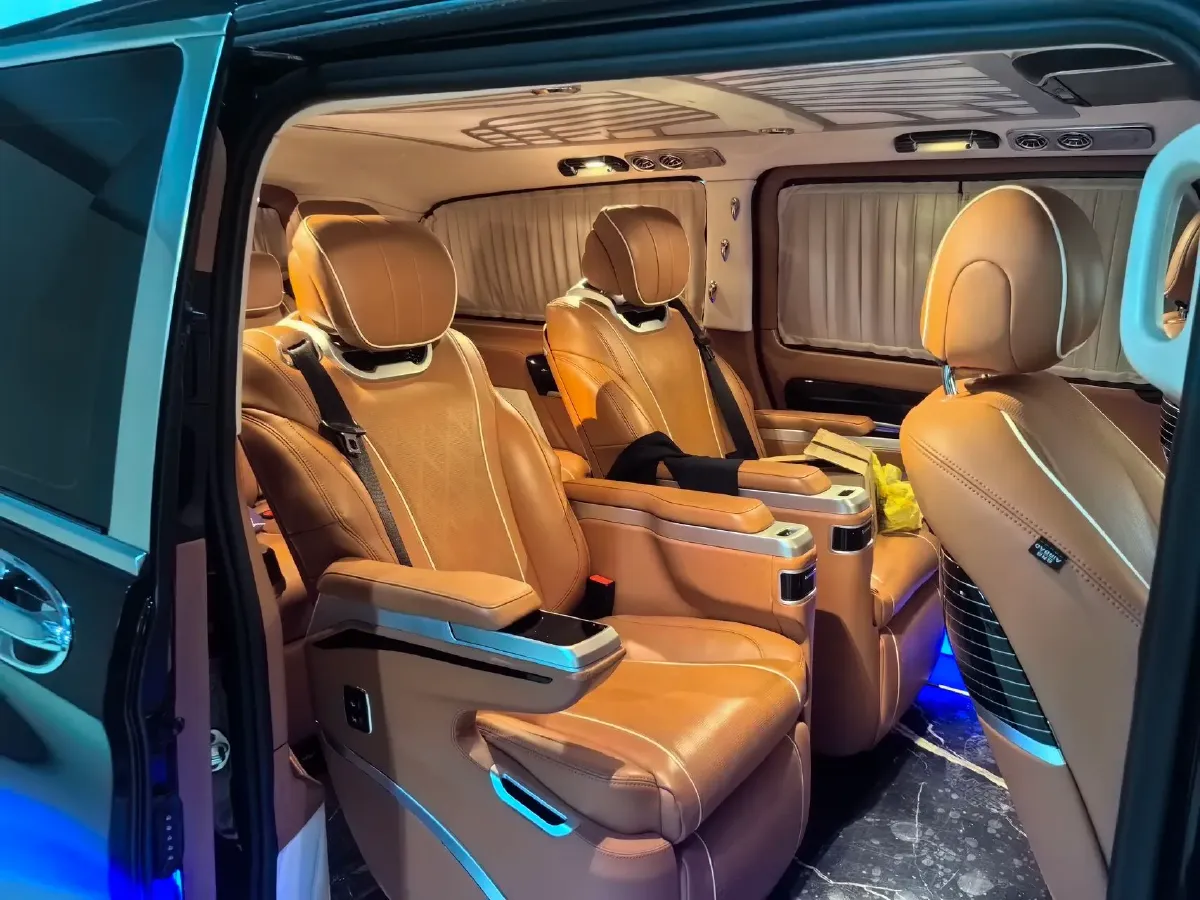 2021 Mercedes-Benz Vito 2.0T 211HP L4 9AT,autocango,china used car exporter,china ev exporter,chinese used car exporter,chinese used ev exporter