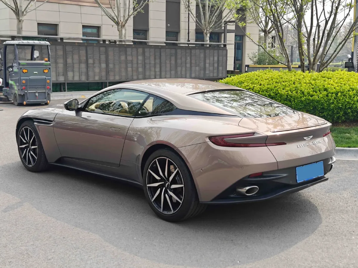 2023 Aston Martin DB11 4.0T 534HP V8 8AT,autocango,china used car exporter,china ev exporter,chinese used car exporter,chinese used ev exporter