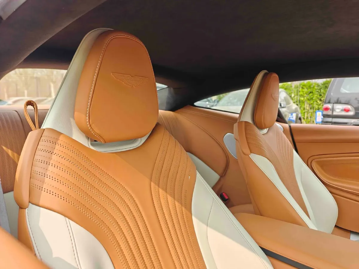 2023 Aston Martin DB11 4.0T 534HP V8 8AT,autocango,china used car exporter,china ev exporter,chinese used car exporter,chinese used ev exporter