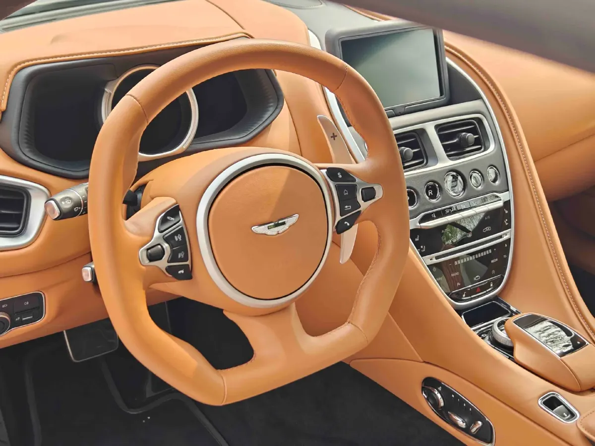 2023 Aston Martin DB11 4.0T 534HP V8 8AT,autocango,china used car exporter,china ev exporter,chinese used car exporter,chinese used ev exporter