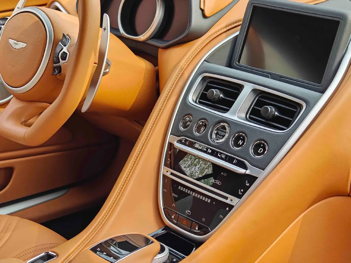 2023 Aston Martin DB11 4.0T 534HP V8 8AT,autocango,china used car exporter,china ev exporter,chinese used car exporter,chinese used ev exporter