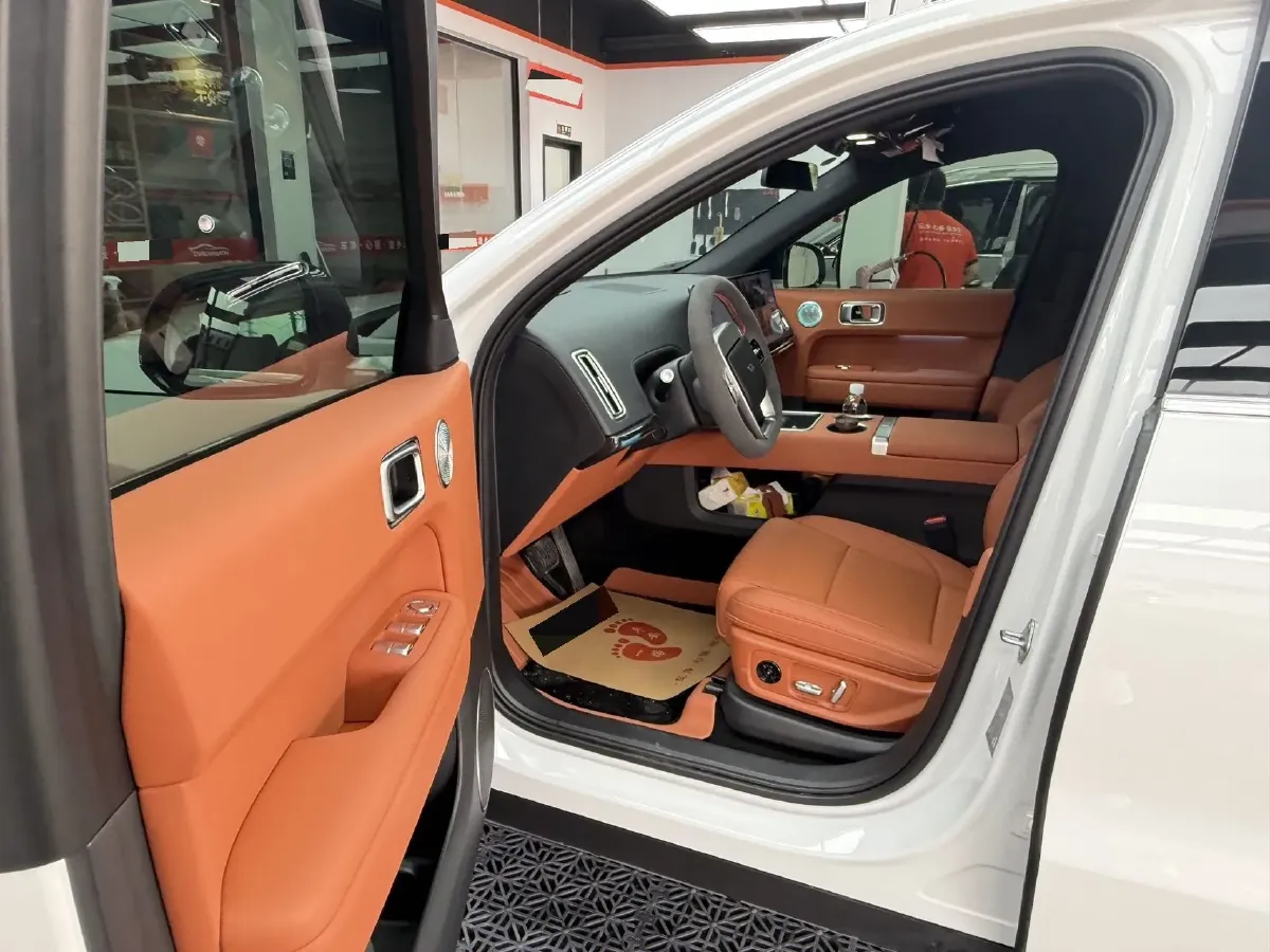 2025 Li L6 Range Extended 154HP L4 REEV,autocango,china used car exporter,china ev exporter,chinese used car exporter,chinese used ev exporter
