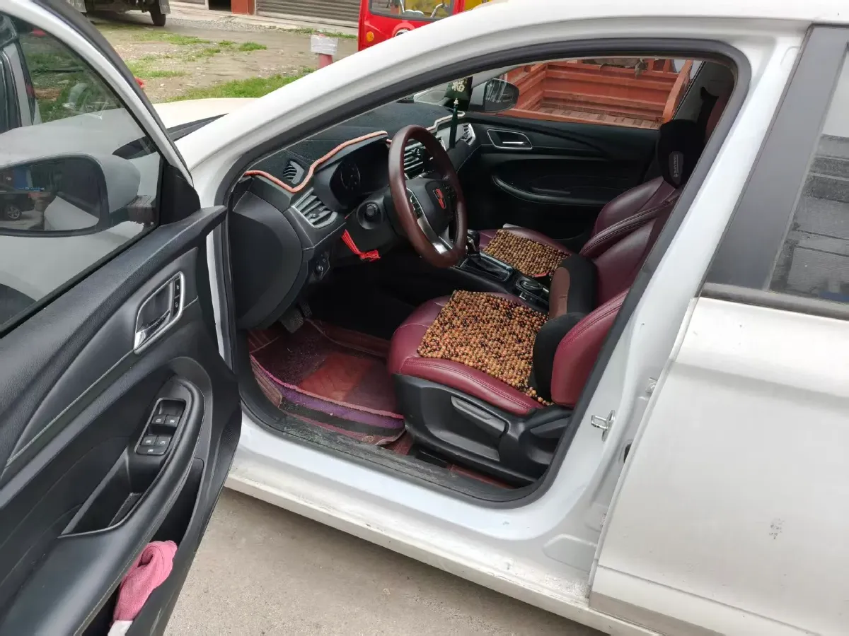 2020 Roewe i5 1.5L 120HP L4 CVT,autocango,china used car exporter,china ev exporter,chinese used car exporter,chinese used ev exporter