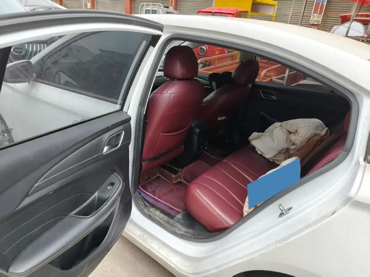 2020 Roewe i5 1.5L 120HP L4 CVT,autocango,china used car exporter,china ev exporter,chinese used car exporter,chinese used ev exporter