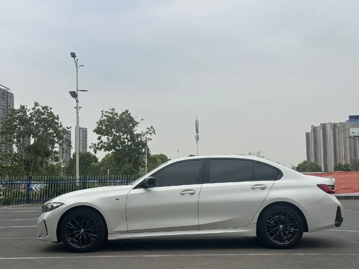 2023 BMW 3 Series 2.0T 184HP L4 8AT,autocango,china used car exporter,china ev exporter,chinese used car exporter,chinese used ev exporter