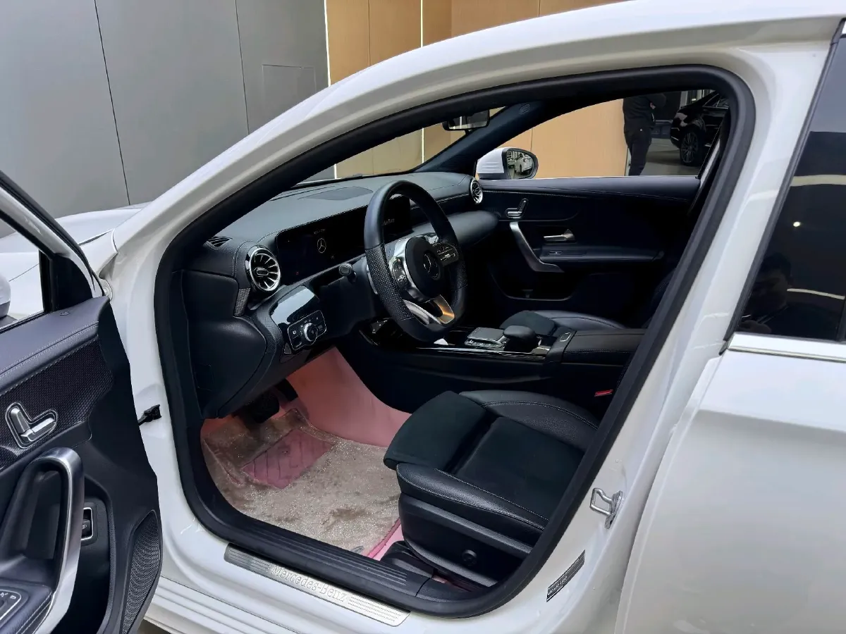 2021 Mercedes-Benz A Class 1.3T 163HP L4 7DCT,autocango,china used car exporter,china ev exporter,chinese used car exporter,chinese used ev exporter