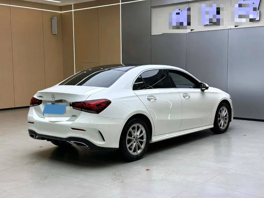 2021 Mercedes-Benz A Class 1.3T 163HP L4 7DCT,autocango,china used car exporter,china ev exporter,chinese used car exporter,chinese used ev exporter