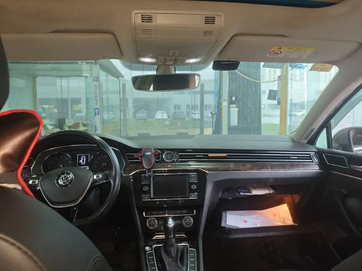 2018 Volkswagen Magotan 1.8T 180HP L4 7DCT,autocango,china used car exporter,china ev exporter,chinese used car exporter,chinese used ev exporter