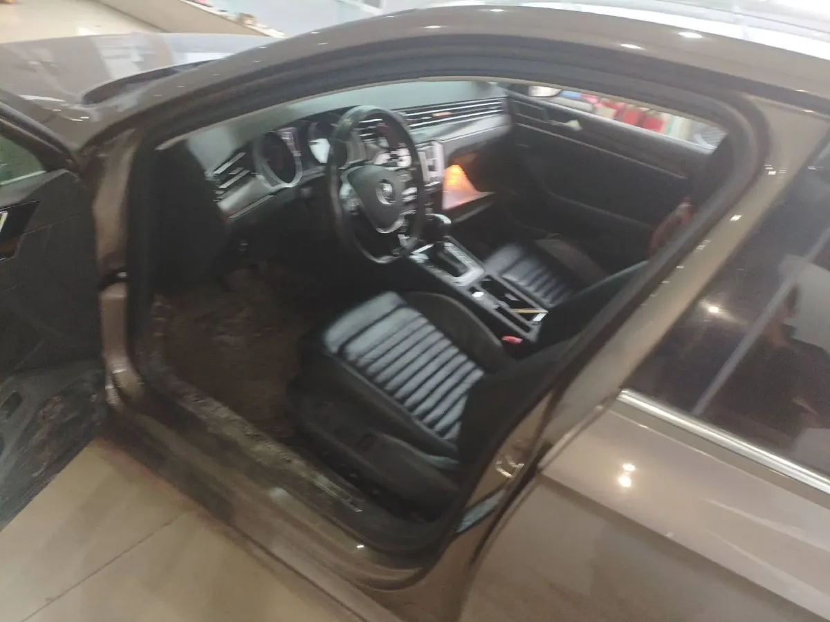 2018 Volkswagen Magotan 1.8T 180HP L4 7DCT,autocango,china used car exporter,china ev exporter,chinese used car exporter,chinese used ev exporter