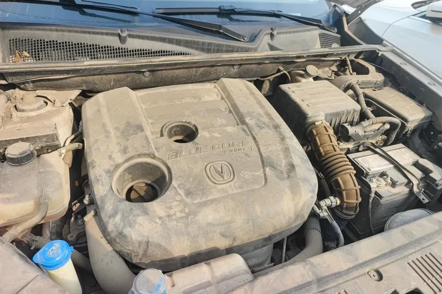 2021 ChangAn CS75 1.5T 178HP L4 7DCT,autocango,china used car exporter,china ev exporter,chinese used car exporter,chinese used ev exporter