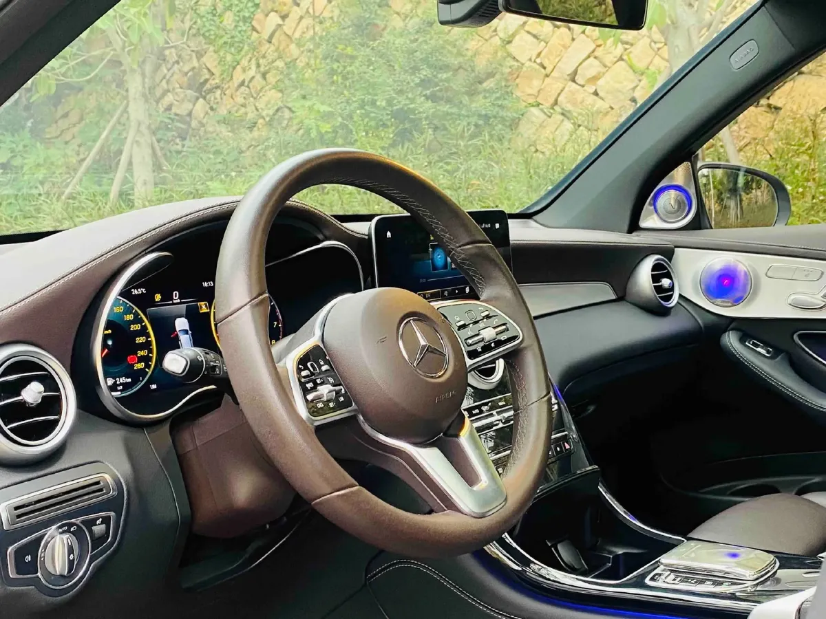 2021 Mercedes-Benz GLC Class 2.0T 197HP L4 9AT,autocango,china used car exporter,china ev exporter,chinese used car exporter,chinese used ev exporter