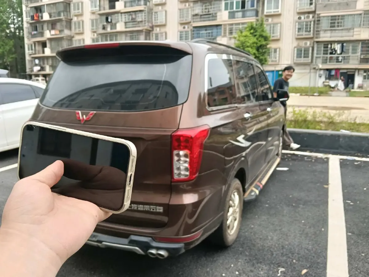 2021 WuLing HongGuang 1.5L 99HP L4 6MT,autocango,china used car exporter,china ev exporter,chinese used car exporter,chinese used ev exporter