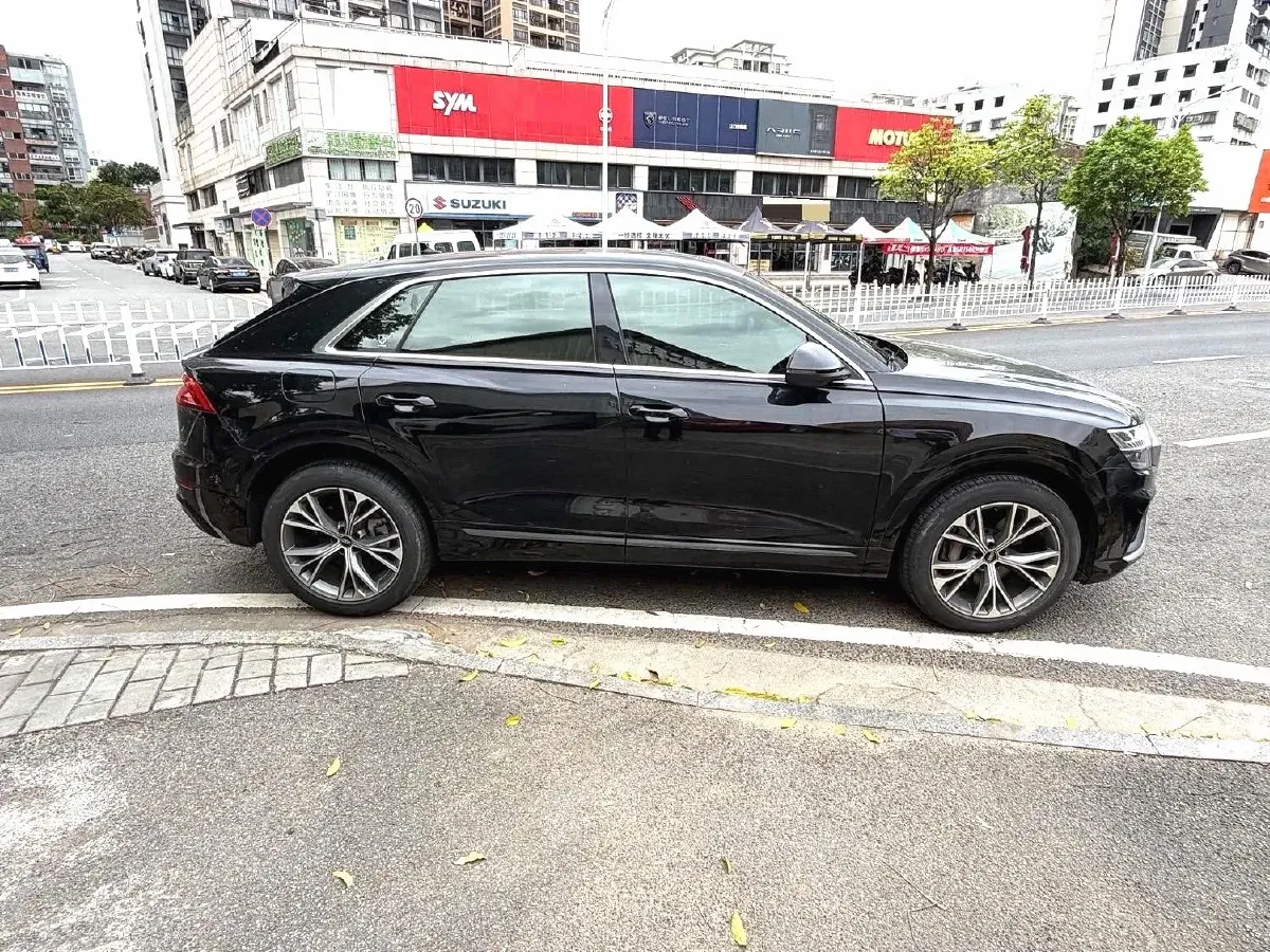 2022 Audi Q8 3.0T 340HP V6 8AT,autocango,china used car exporter,china ev exporter,chinese used car exporter,chinese used ev exporter