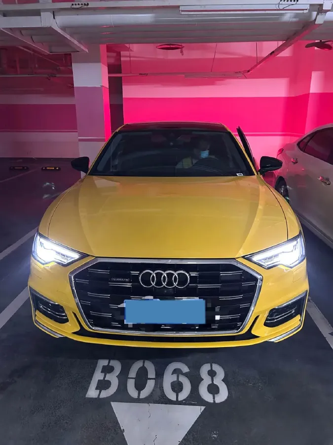 2024 Audi A6L 2.0T 245HP L4 7DCT,autocango,china used car exporter,china ev exporter,chinese used car exporter,chinese used ev exporter