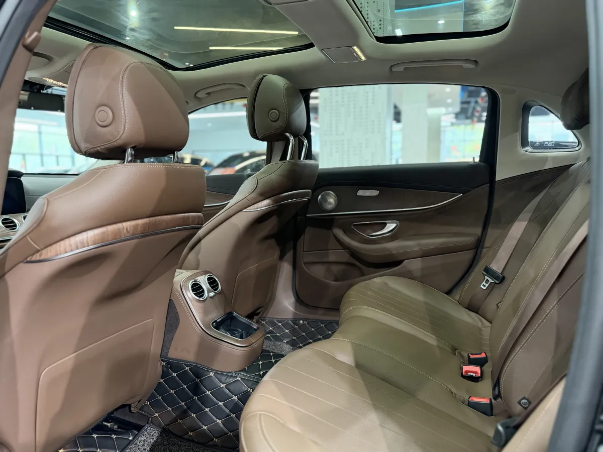 2022 Mercedes-Benz GLC Class 2.0T 258HP L4 9AT,autocango,china used car exporter,china ev exporter,chinese used car exporter,chinese used ev exporter