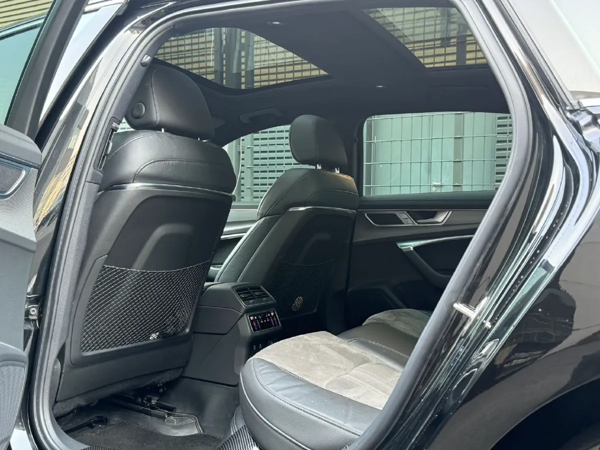 2023 Audi A6L 2.0T 245HP L4 7DCT,autocango,china used car exporter,china ev exporter,chinese used car exporter,chinese used ev exporter