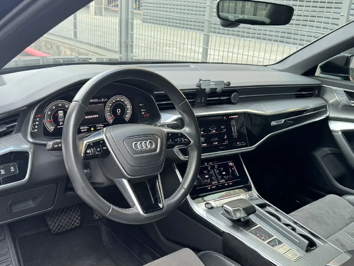 2023 Audi A6L 2.0T 245HP L4 7DCT,autocango,china used car exporter,china ev exporter,chinese used car exporter,chinese used ev exporter