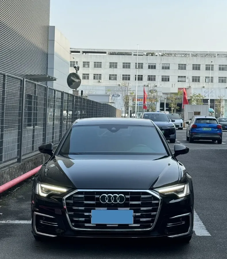 2023 Audi A6L 2.0T 245HP L4 7DCT,autocango,china used car exporter,china ev exporter,chinese used car exporter,chinese used ev exporter