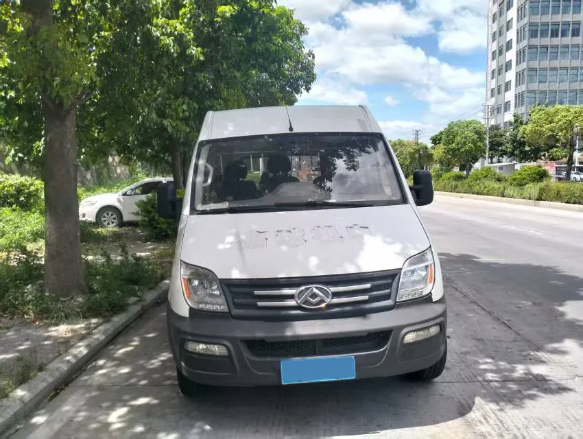 2020 MAXUS XinTu V80 2.5T 136HP L4 6MT,autocango,china used car exporter,china ev exporter,chinese used car exporter,chinese used ev exporter