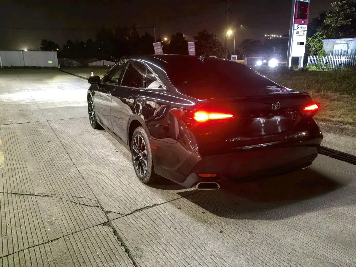 2022 Toyota Avalon 2.5L 209HP L4 8AT,autocango,china used car exporter,china ev exporter,chinese used car exporter,chinese used ev exporter