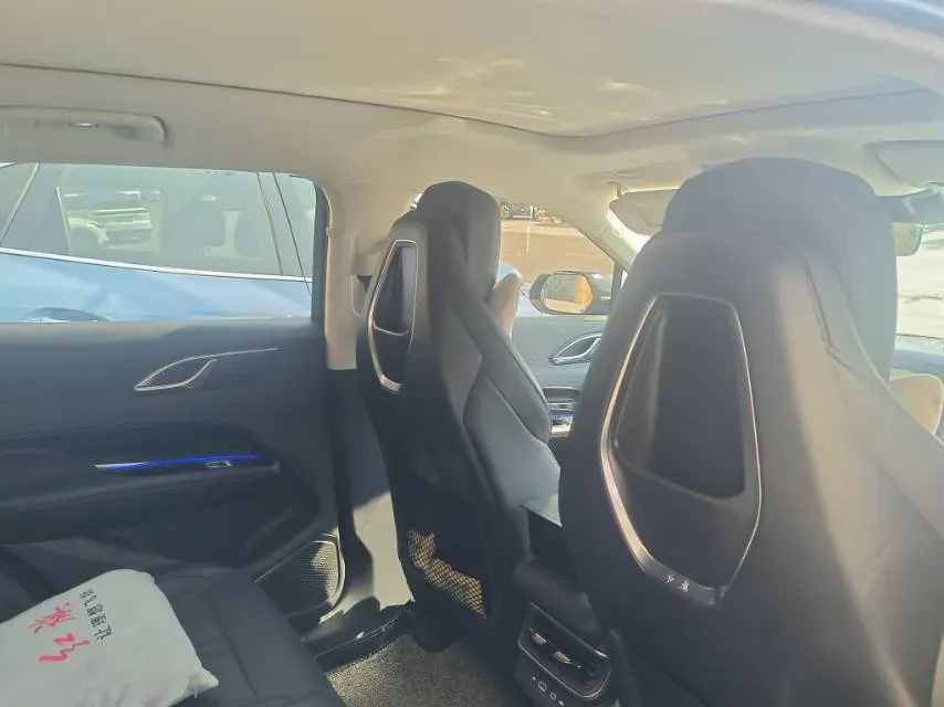 2024 HongQi HS3 1.5T 169HP L4 1DHT PHEV 18.4KWH,autocango,china used car exporter,china ev exporter,chinese used car exporter,chinese used ev exporter