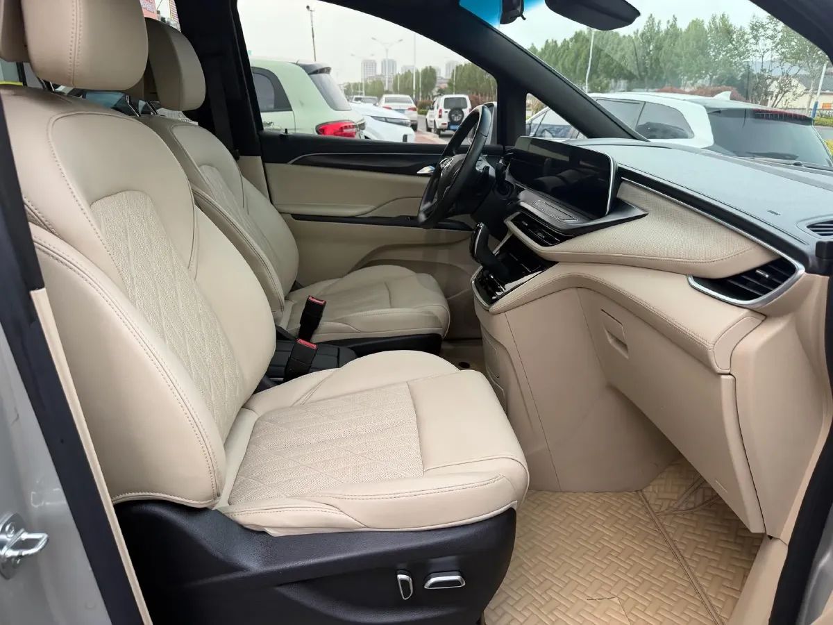 2022 Buick GL8 2.0T 237HP L4 9AT,autocango,china used car exporter,china ev exporter,chinese used car exporter,chinese used ev exporter