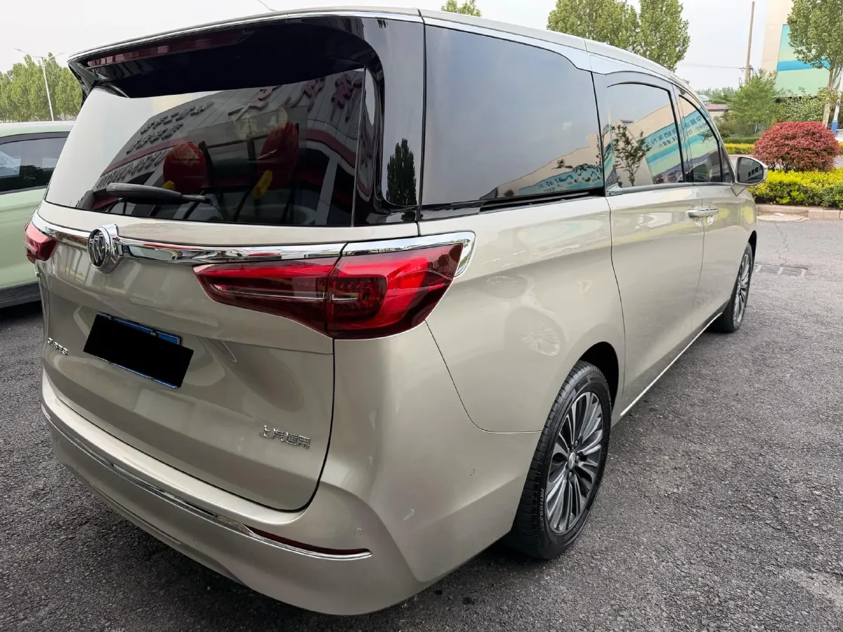 2022 Buick GL8 2.0T 237HP L4 9AT,autocango,china used car exporter,china ev exporter,chinese used car exporter,chinese used ev exporter