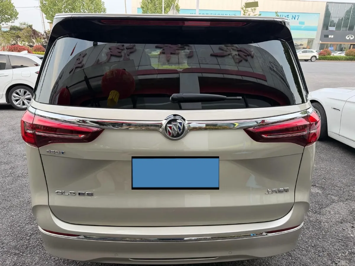 2022 Buick GL8 2.0T 237HP L4 9AT,autocango,china used car exporter,china ev exporter,chinese used car exporter,chinese used ev exporter