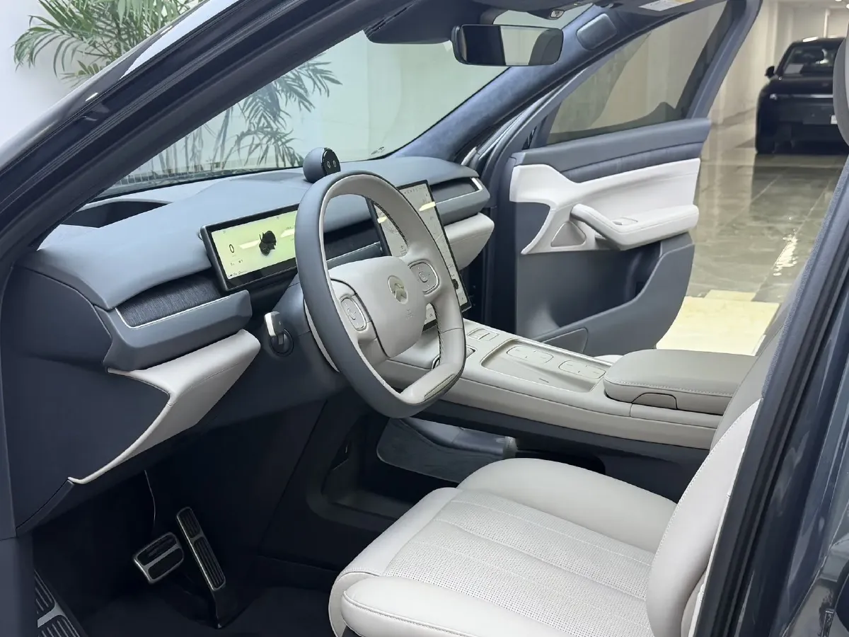 2024 Porsche Macan All-Electric BEV 100KWH,autocango,china used car exporter,china ev exporter,chinese used car exporter,chinese used ev exporter