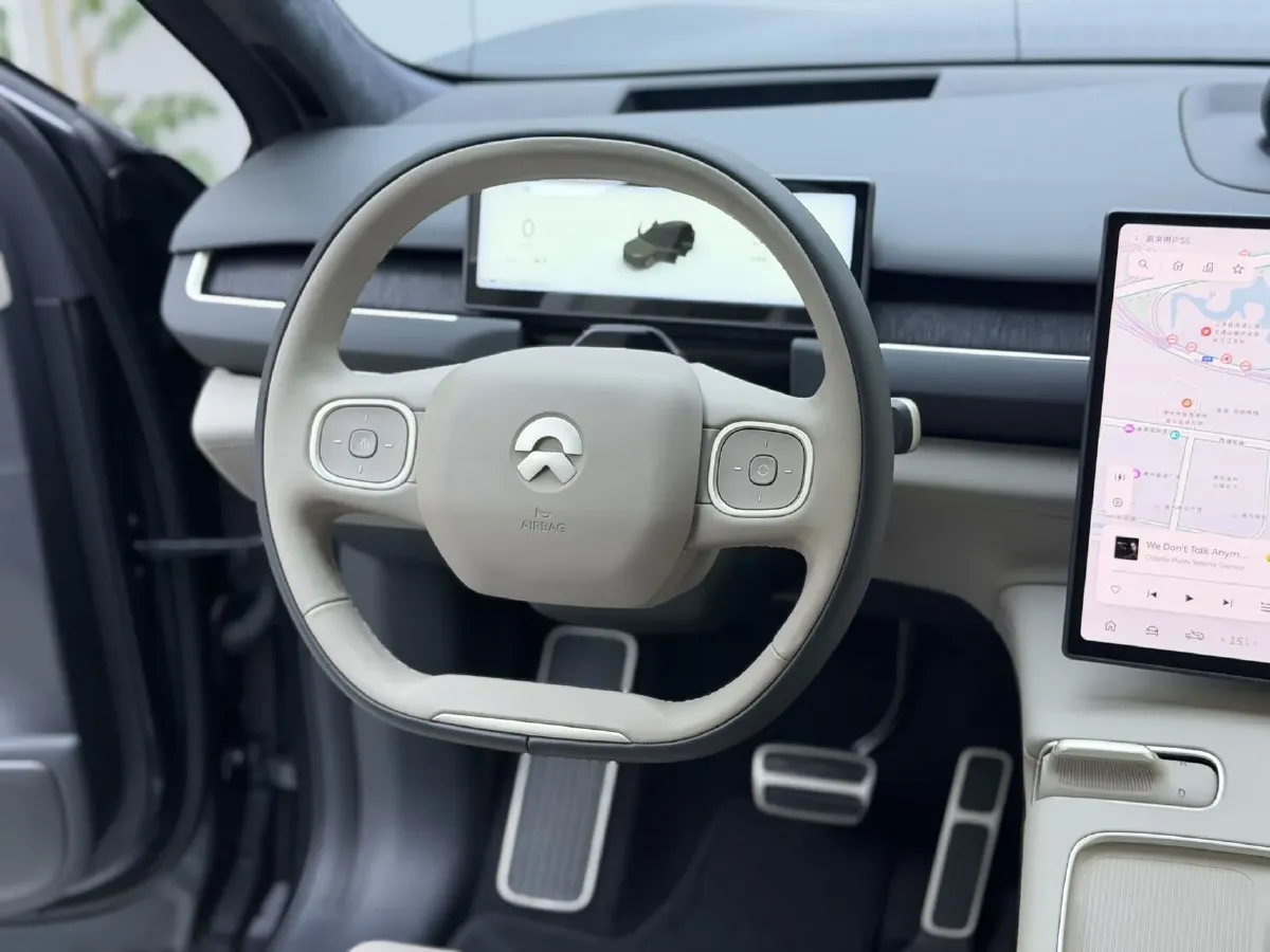 2024 Porsche Macan All-Electric BEV 100KWH,autocango,china used car exporter,china ev exporter,chinese used car exporter,chinese used ev exporter