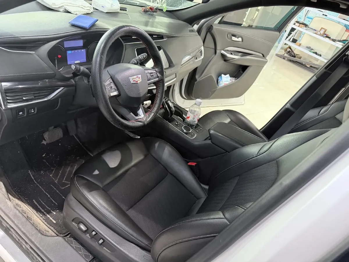 2020 Cadillac XT4 2.0T 241HP L4 9AT,autocango,china used car exporter,china ev exporter,chinese used car exporter,chinese used ev exporter