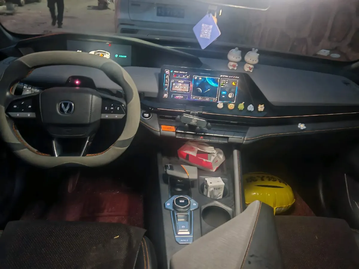 2022 ChangAn UNI-V 1.5T 188HP L4 7DCT,autocango,china used car exporter,china ev exporter,chinese used car exporter,chinese used ev exporter