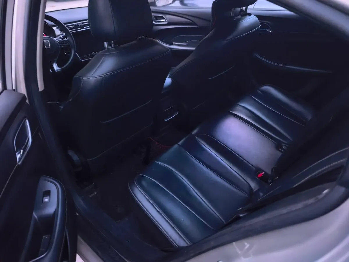 2019 Roewe i5 1.5L 120HP L4 CVT,autocango,china used car exporter,china ev exporter,chinese used car exporter,chinese used ev exporter