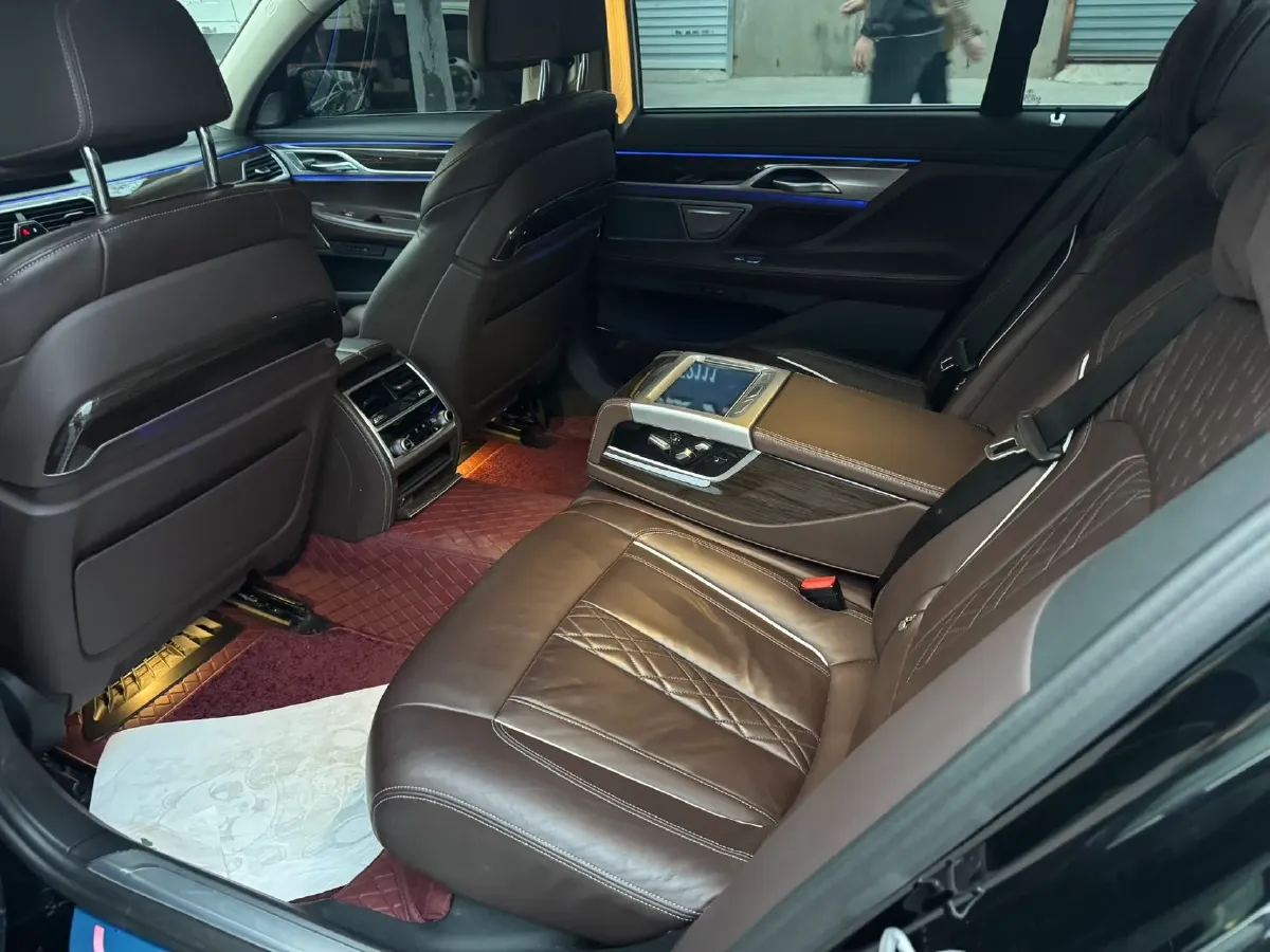 2021 BMW 7 Series 2.0T 265HP L4 8AT,autocango,china used car exporter,china ev exporter,chinese used car exporter,chinese used ev exporter