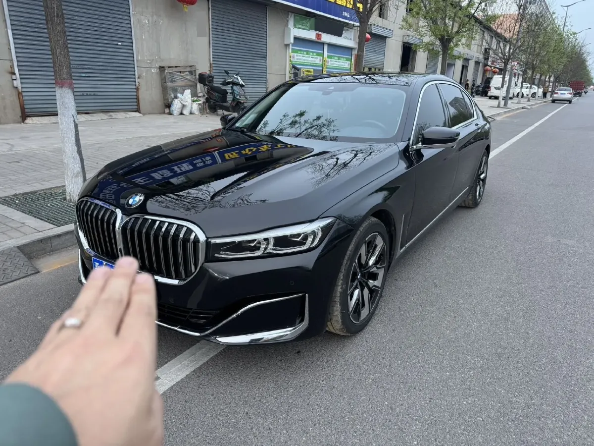 2021 BMW 7 Series 2.0T 265HP L4 8AT,autocango,china used car exporter,china ev exporter,chinese used car exporter,chinese used ev exporter