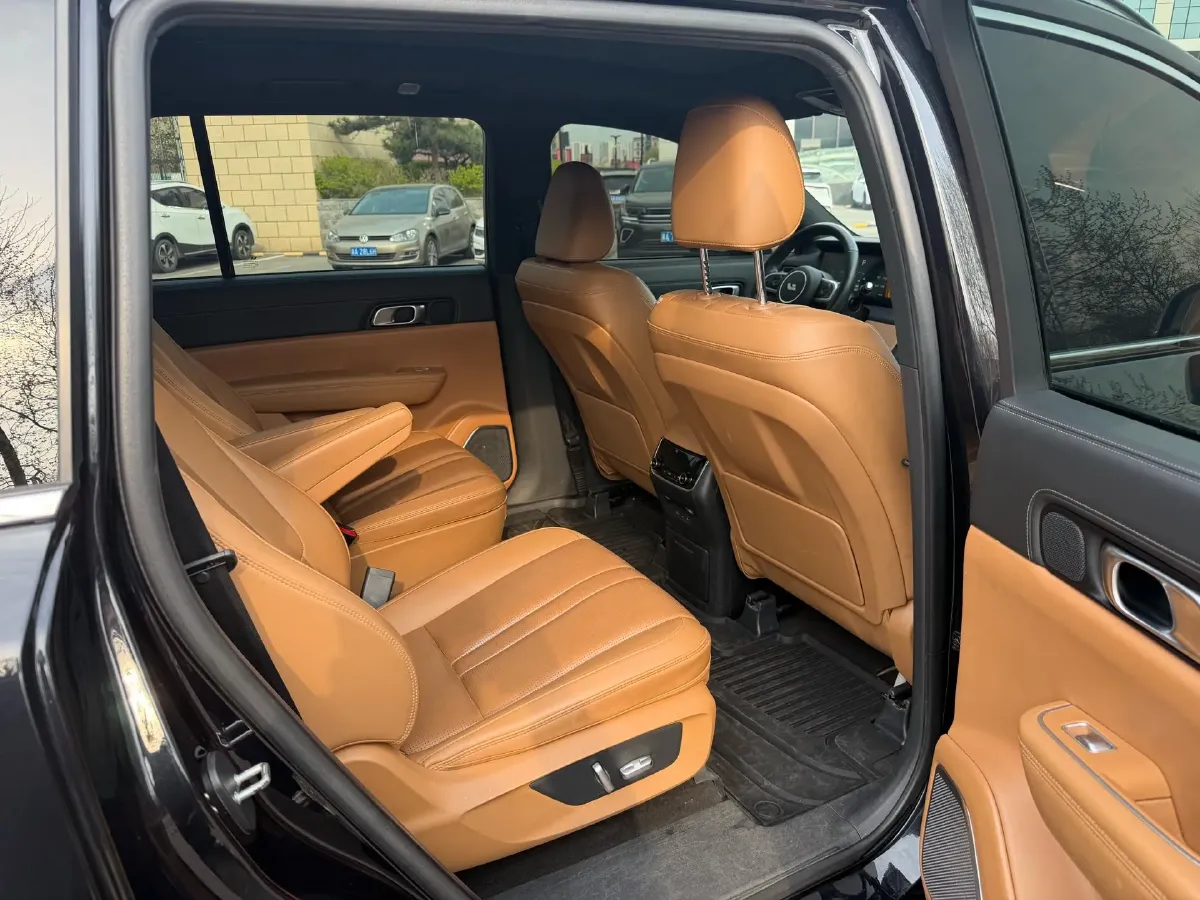 2020 Li ONE Range Extended 131HP REEV 40.5KWH,autocango,china used car exporter,china ev exporter,chinese used car exporter,chinese used ev exporter