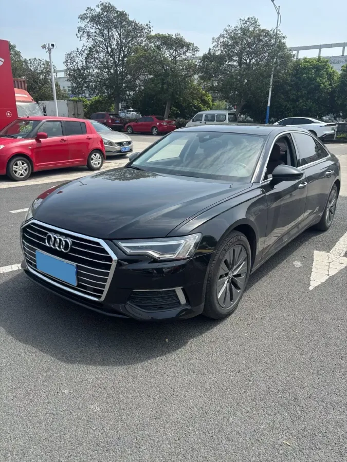 2022 Audi A6L 2.0T 224HP L4 7DCT,autocango,china used car exporter,china ev exporter,chinese used car exporter,chinese used ev exporter