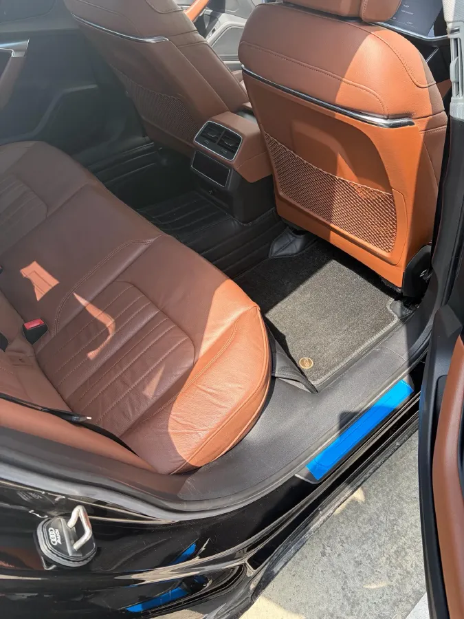 2022 Audi A6L 2.0T 224HP L4 7DCT,autocango,china used car exporter,china ev exporter,chinese used car exporter,chinese used ev exporter